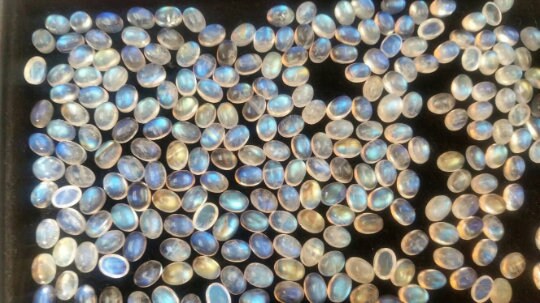 5X7MM Oval Rainbow Moonstone Smooth Cabs, Pack of 10 pc. Good Quality Cabochons Code AAA50