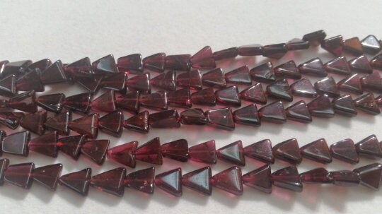 Garnet Triangle Shape 7 mm, Length of strand 16