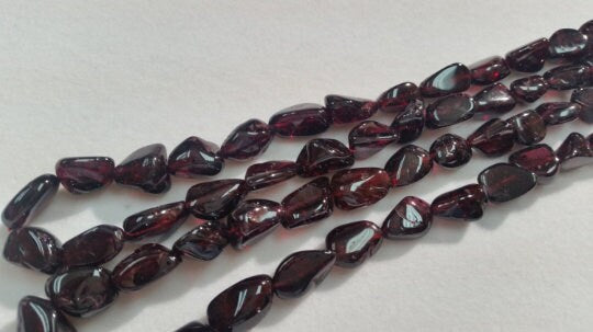 Garnet Nugget Beads, Flat tumble in 16