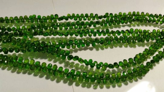 Chrome Diopside faceted Drop shape , Very good quality in 16