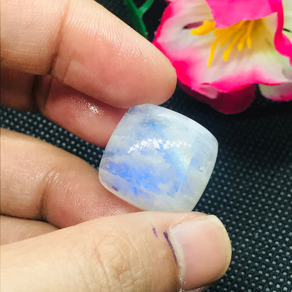 Moonstone Cabochon 19X18 MM Natural Cabs  Blue Flash Code P#101 Natural Rainbow Moonstone Cabochon Weight 5.5-gm AAA . Moonstone Cabs