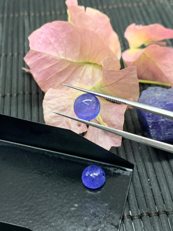 8mm Tanzanite Cabochon Round Calibrated Size Code #T139 -4A Quality Natural Tanzanite Cabs- Medium Blue Color Tanzanites (Pack of 2 Pcs)