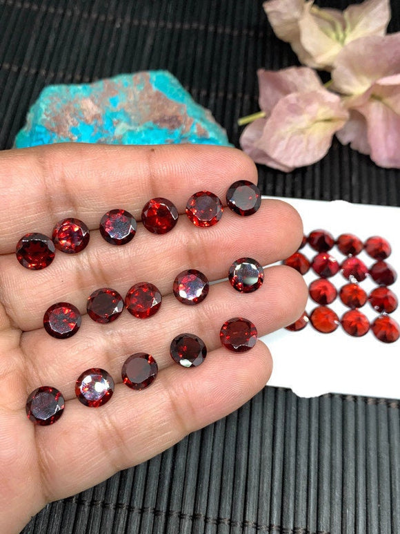 Garnet Round Faceted 8 mm size - Code #G16 -Garnet Cut Stone -Natural Garnet Loose Stone - AAA Quality Stones- Pack of 1 Piece