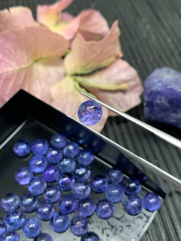 6mm Tanzanite Cabochon Round Calibrated Size Code #T129 -4A Quality Natural Tanzanite Cabs- Light Purple Color Tanzanites