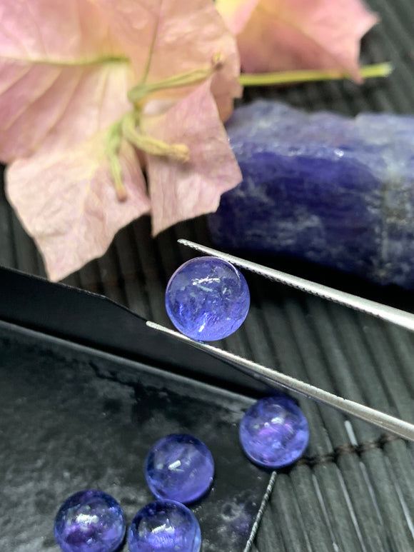 8mm Tanzanite Cabochon Round Calibrated Size Code #T136 -4A Super Quality Natural Tanzanite Cabs- Medium Purple Color Tanzanites (1 Piece)