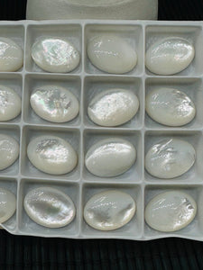 White MOP Oval Cabs • 12x16 / 13x18 mm Size  • AAA Quality • Pack of 6 pieces • Mother of Pearl Cabochons