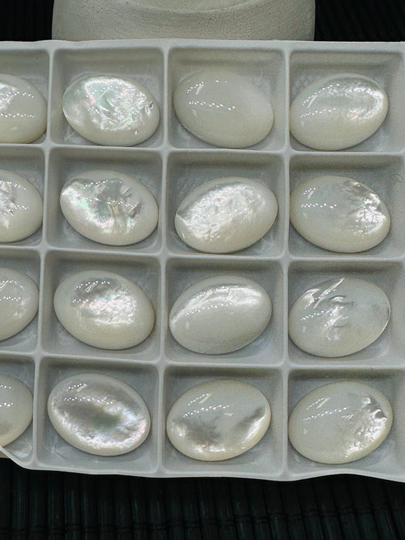 White MOP Oval Cabs • 12x16 / 13x18 mm Size  • AAA Quality • Pack of 6 pieces • Mother of Pearl Cabochons