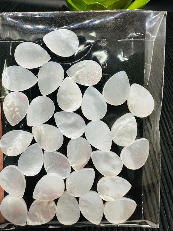 White MOP Pear Cabs • 10x14 / 13x18 mm Size  • AAA Quality • Pack of 10 pieces • Both Sides Flat Cabs