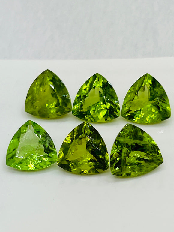 11MM Peridot Trillion faceted Pack of 1 PC - Natural Peridot Trillion Cut - Peridot loose Stones .Peridot faceted cabs