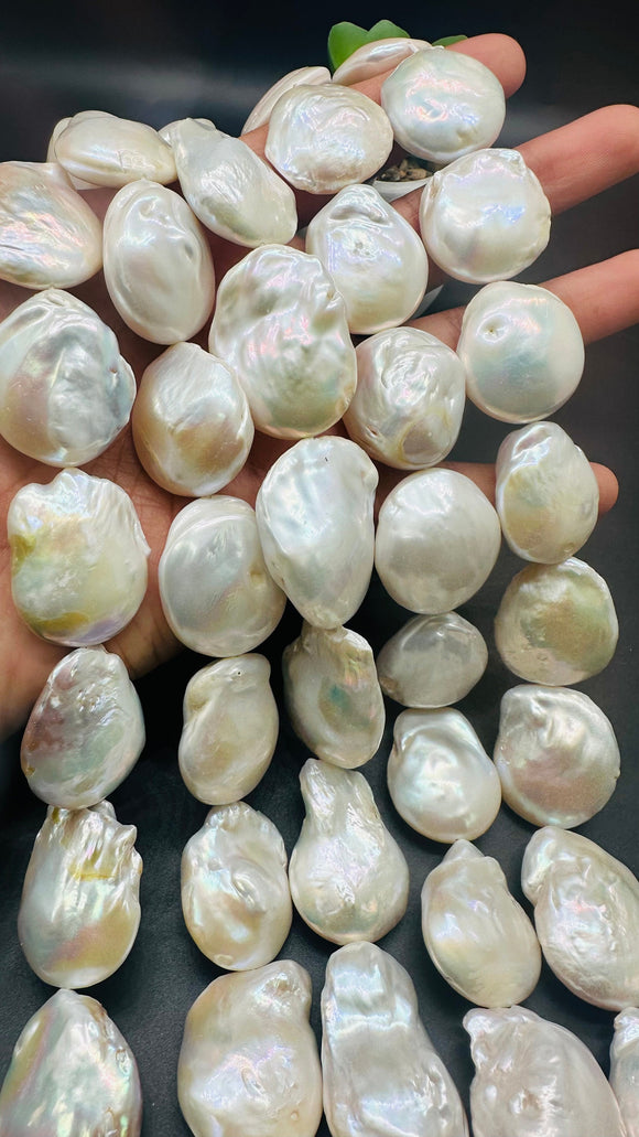 Pearl Flat Baroque beads 24-25x 30-35 mm - AAA Quality -Natural Pearl Baroque- Length 16