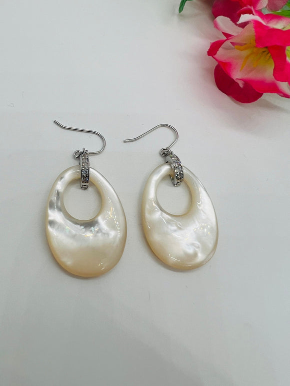 White mother of pearl Silver Earrings, MOP shell, 925 genuine silver earring. genuine silver, hand made earrings.