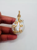 Freshwater Pearl pendant with wire wrapping, Silver wire with Gold plating, good luster on pearl.