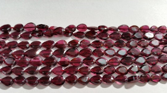 Garnet Flat faceted Pear 5x7mm Straight Drill, length of strand 15